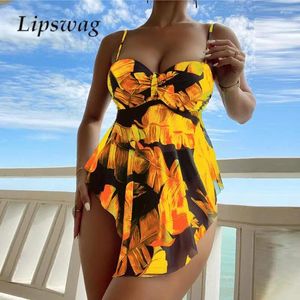 Kvinnors badkläder klänning toppar två stycken set mode bladtryck sling oregelbunden bikini sommar push up backless troser strandkläder