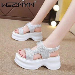 Сандалии Кромкие платформы Bling Women High Heels Sexy Elastic Band Кедки на клиновые кроссовки Ladies Beach 2024 Summer Sandalias