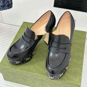 Najwyższej jakości skórzane listew Sandały Mary Jane Pumps Obcasy Wysokie Ochody Wysokie Buty luksusowe designerskie sukienki buty weselne Buty 11 cm