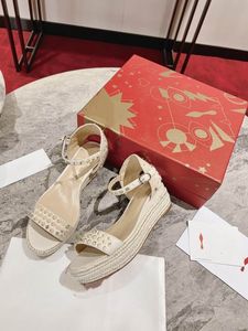 Designerskie luksusowe sandały na wysokim obcasie sandał damski espadrille platforma diamentowe pompki skórzane buty na pięcie buta butów lady hafty klinowe rozmiar 35-42