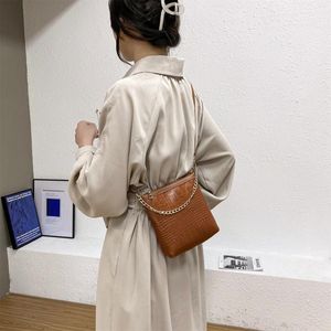 Bag 2024 Messenger Fashion for Women Autumn and Winter Chains Shole Vintage Femlae Borse Girl Chain All-Match