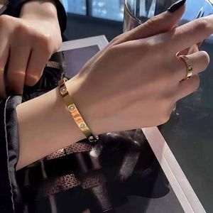 bracciale designer donna designer gioielli in acciaio inossidabile braccialetto per donne di lusso di alta qualità 18k braccialetti in oro braccialetti braccialetti di braccialetti designer gioielli