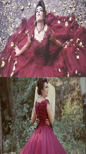 2021 Vintage Burgundy Quinceanera Ball Gown Dresses Sweetheart Cap Sleeves Lace Appliques Beaded Long Sweet 16 Puffy Party Evening8303571