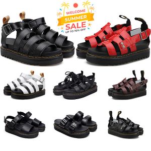 جديد نمط Martin Designer Sandal Womens Mens منصة أزياء الرمال غير الرسمية شرائح شرائح شرائح ثلاثية أبيض أبيض النعال الأحمر الصيف الحذاء 35-45