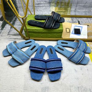 Designer Women Sandals Slifori piatti Denim Slides Beach Jelly Bubbe Script Script Slippista ricamato Muli autunnali estivi Muli esterni Affascini impermeabili 35-42