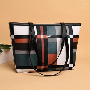 Shoulder Bags 2024 Tote Bag Korean Plaid Large Capacity One Messenger Fashion Handbag Organizers Women's Set Female