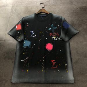 Sommar graffiti skjortor män designer t shirt ren bomull tees tryck t skjortor vita svarta avslappnade par korta ärmar tee bekväm för män och kvinnor