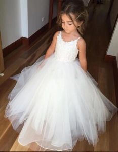 Dresses Lovely White Flower Girl Dresses Puffy Tulle First Communion Dress For Girls Spaghetti For Wedding Formal Party Gown BM0990