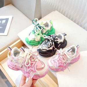 Sportliche Kindertneaker im Freien 2023 neue Stars Green Boys und Mädchen Casual Schuhe Herbst Herbst Pink Fashion Middle und Large Kids Baby Schuhe 240407