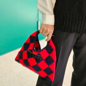 Moda malha de malhas de teclas bolsas femininas bolsas hobo saco m 24 arn designer bolsa de bolsa xadrez bordado