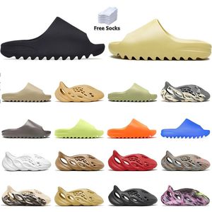best quality Foam Runners Designer Slide Slippers Sandals Men Women Slides Sneakers Onyx Ochre Bone Glow Green Pure Desert Sand Mens womens Outdoor Trainers