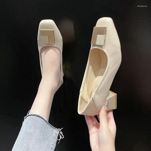 Scarpe eleganti 2024 tacchi alti di moda di moda eleganti donne da ufficio lavoro lavoro morbido comfort in pelle a metà tallone di donne per donne 5 cm