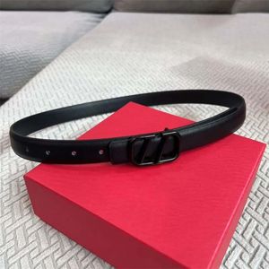 Belts Womenas varumärke Black Belt Desinger Bälte läder mode kvinnor tillbehör brev midjeband stort guld spänne hög kvalitet casual business strap lär sig globalt