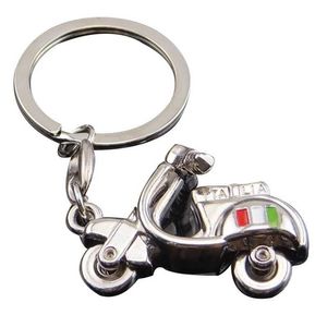 Keychains Lanyards Hot Selling 3D Motorcykel Keychain och Scooter Decorative Metal Keyring för Vespa Piaggio 125 Ducati Keyholder Accessories Q240403