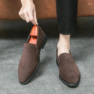 Casual Shoes Men's Classic Retro Style Suede Leather Business Dating Formal Party Loafers Högkvalitativa lägenheter Point Brown