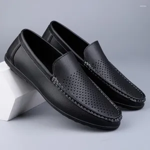 Casual skor loafers varumärke män sommar bekväm läder affärsbåt för mäns high-end körande sneakers sko