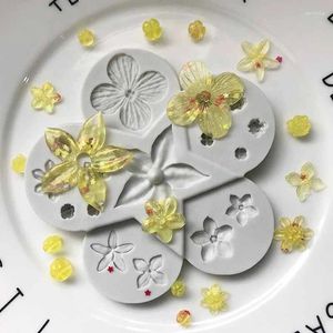 Moldes de cozimento pequeno Flor Silicone Ponel celular Decoração epóxi DIY XGY-131