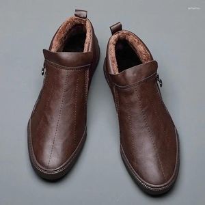 Sapatos casuais no meio do outono masculino e inverno 2024 couro para homens coreanes jovens patins macios botas quentes