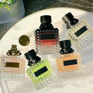 Marka Kadın Parfüm 100ml Parfüm Eau De Toilette Güçlü Kalıcı İyi Koku EDP Tasarım Köln Vücut Sprey Hızlı Tekne