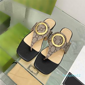 15A 2024 Nuovo Stile Slipper Designer Slide Sandals Summer Beach Flip Flip Flip Flip Flip in pelle da donna SCARPE SCHE SCHE SCHEGGI 35-45 con scatola Flip-F pigro