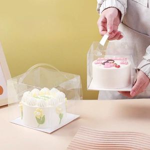 Zapasy imprezowe 10 Ustaw przezroczyste małe pudełko na ciasto 4-calowe 5-calowe kwadratowe przenośne pudełka deserowe zapieczętowane i widoczne opakowanie urodzinowe