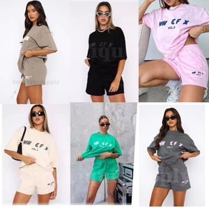 Tasarımcı T Shirt Kadın Kapalı Baskılı Beyaz Foxx Trailsuit İngilizce Mektuplar Tshirt Yeni Şık Spor Giyim Erkek Tişörtleri İki Parçalı Şort Seti Çok Stil Seç S-XL