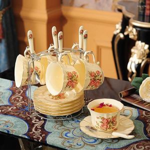 Cups Saucers European Style China Coffee Cup Set British Tea Painted Rose Porcelain Spoon Classic Drink Gift 2024