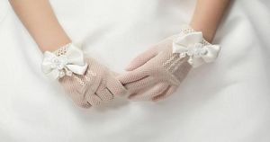1PAIR Girls Cream Lace Pearl Fishnet Gloves First Carmon Wedding Flower Girl Party2012502