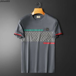 Verão nova camiseta de algodão mercerizado de alta qualidade de algodão curto com pescoço redondo e impressão de blocos coloridos para homens