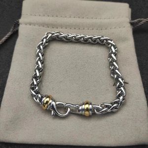 NY DY CIRCLE Link Chain Charm Designer Armband för kvinnliga kubanska kedjor Diamonds mode retro lyxig födelsedagsfest smycken gåva populärt i Europa och Amerika