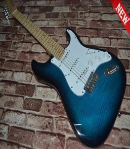 Hela högkvalitativa nyaste Bule Color Maple Top St Electric Guitar Top Musical Instruments 5686457