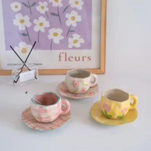Cups Saucers Mode japanische Hand malt den blauen Himmel und weiße Wolken Kaffeetasse mit Untertassen Keramik handgefertigtes Tee -Set süßes Geschenk