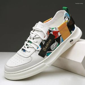 Scarpe casual uomini marchi designer tendenza graffiti stampati piatti causali per studenti maschi da consiglio di amministrazione di celebrità zapatos hombre a20