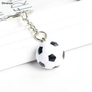 Keychains Lanyards New Fashion Sports Gift Key chain men Football Basketball Golll Car Ring Women cute Pendant Keychain Best party Jewelry Q240403