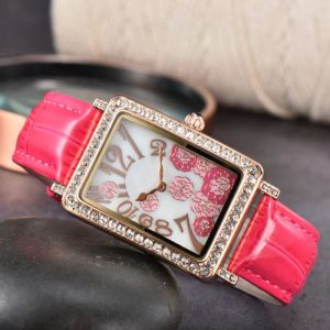 High quality women watches AAA quartz movement watch rose gold silver case leather strap women's watch enthusiast top designer Wristwatches GENEVE #121