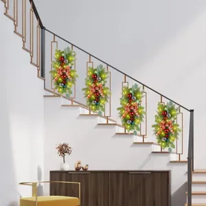 Dekorative Blumen festliche Treppe Kranz Weihnachts Treppe Swag Colored Ball Künstliche Pflanze Kiefer Kegel Bogenknoten Dekor wiederverwendbare Urlaub