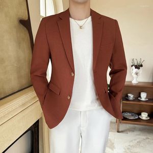 Mäns kostymer 2024 Fashion Business Matchar alla stiliga avslappnade kostym Slim Solid Color Single West Coat Men Clothing Blazer