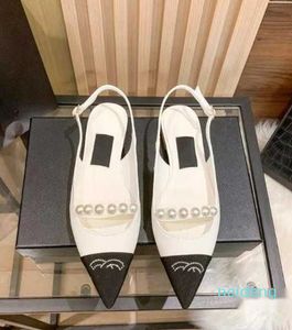 Scarpe elementi appuntiti Blocco color classico di lusso Mary Janes Shoes Fashion Chain Abbinata a Shingbackl Bottom Shingbackl Shone Shingbackl