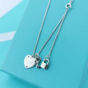 Designer Brand Small Luxury Tiffays Pure Silver Peach Heart Lock Key Necklace LOVE Pendant Thick Plated 18K Mijin Jewelry