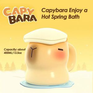 かわいい入浴Capybara Mugセラミック400mlコースター蓋付きの飲酒カップ240407