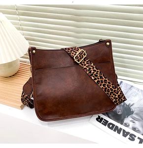 Bolsas de ombro bolso mujerhigh qualidade saco feminina 2024 leopard strap messenger retro uma tendência de moda saco