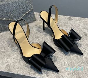 Bowtie Elbise Ayakkabı Sandalet Tasarımcı Saten Moda Yay Rhinestone Düğmesi Lady Slingbacks Yüksek Topuklu Düğün Partisi Kadın Ayakkabı Sandal Kutu