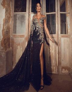 2021 Seksowne czarne syreny wieczorowe suknie cekiny złota aplikacja Side podzielone długie suknie balowe zamiatanie pociągu czerwony dywan formalny okazja 9180445