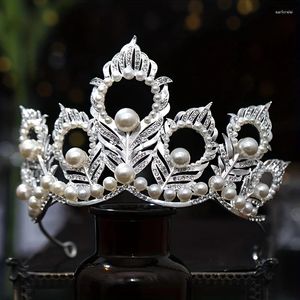 Saç klipsleri inci kristal tiaras ve kadınlar için kronlar gelin rhinestone balo taç taç tiara düğün gelin aksesuarları takılar