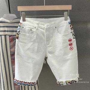 メンズショーツ韓国スタイルの豪華な夏のデニムショーツホワイト刺繍メンズデザイナーカジュアルストレートファッションデニムハラジュクショーツJ240407