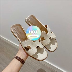 Designer -Hausschuhe Fairy Style Pantoffeln für Frauen im Sommer 2024 Neue koreanische Version einer Linie Flip Flop mit vielseitigen Strandschuhen und Sandalen 6BBE