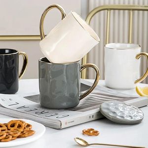 Muggar 400 ml nordisk stil guldfälg mugg keramiska kaffekoppar ljus lyx eftermiddag te kopp frukost havregryn mjölk par vatten