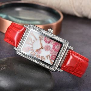 Wysokiej jakości kobiety zegarki kwarcowe AAA Watch Watch Rose Gold Silver Case Skórzany pasek dla kobiet entuzjasta Top Designer Wristwatches Geneve #141