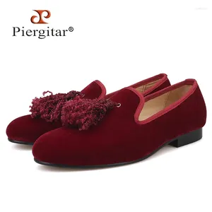 Scarpe casual Piergitar 2024 Tessuto fatto a mano Napasel Men Velvet British Nobility Style Party e mocassini da uomo per matrimoni che fumano pantofole