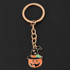 Keychains Lanyards New Halloween Smile Pumpkin Jack Lantern Anhänger Keychain Schlüsselbund Männer und Frauen Schmuck Q240403